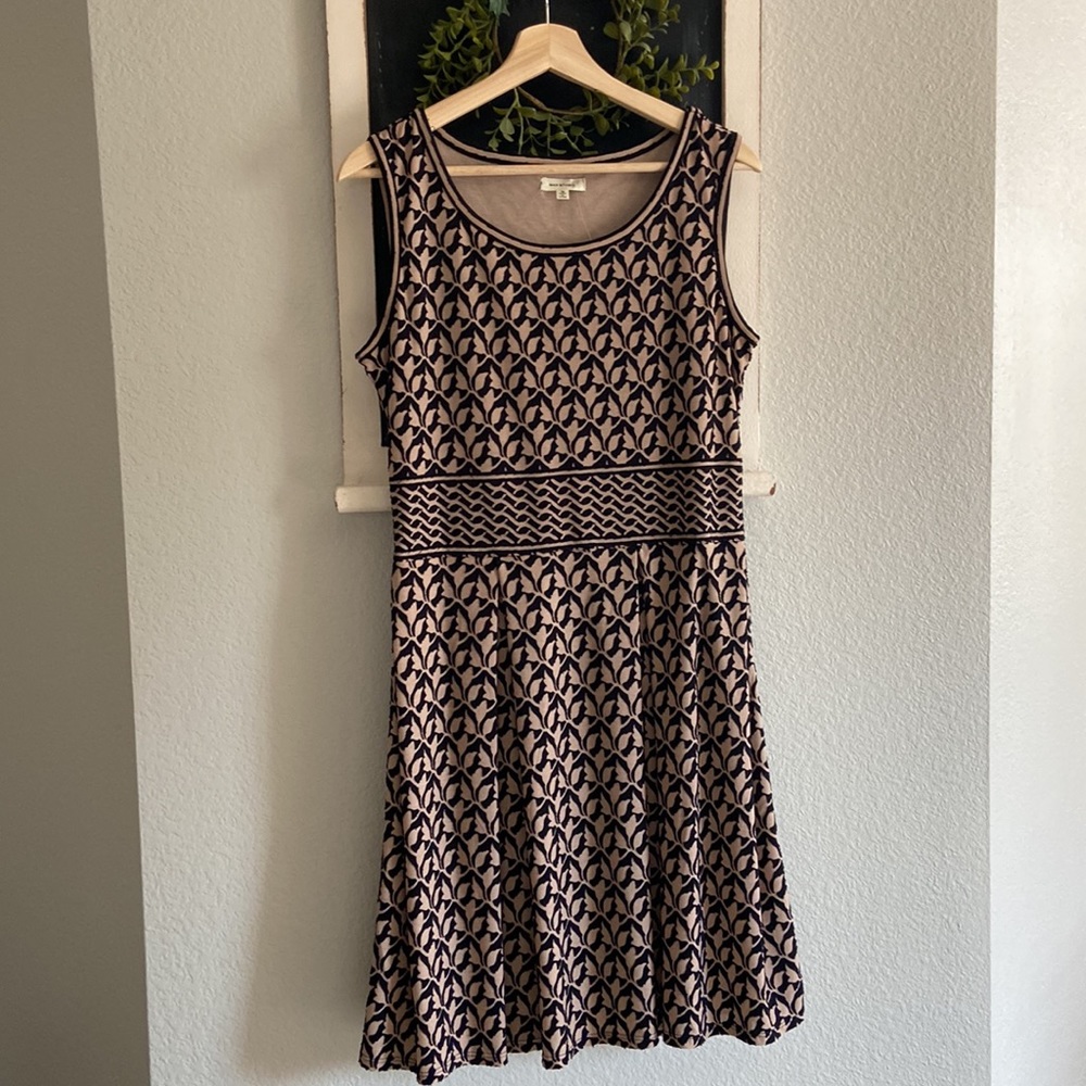 Max Studio black and cream dress
